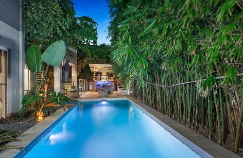 Hendra Maison | Immense, luxe, maison de style resort près de l'aéroport et de la ville