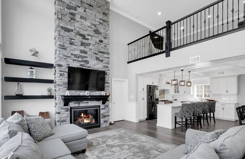 Point Pleasant Maison | Resort like House w/inground pool,theatre room & 8 min drive to Jenkinsons Beach