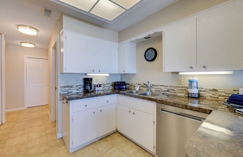 Lincoln Beach Copropriété | Resort Lincoln Condo avec vue sur la mer et accès à la piscine!