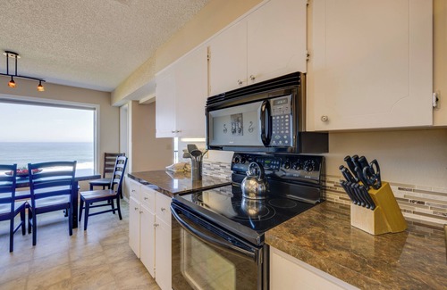 Lincoln Beach Copropriété | Resort Lincoln Condo avec vue sur la mer et accès à la piscine!