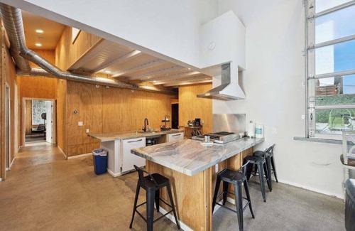 Stockton Hôtel | Resort Perks: 17-bed Surf Loft, private deck