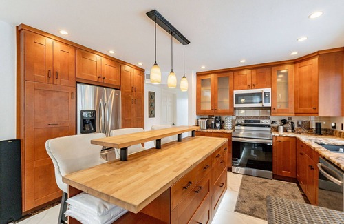 Chandler Maison | Resort setting in Chandler Home with Free Heated Pool /Spa /Game Room /Mini Golf