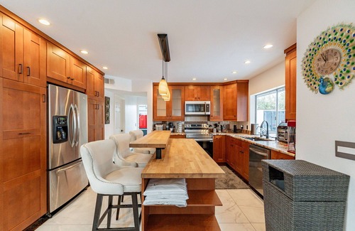 Chandler Maison | Resort setting in Chandler Home with Free Heated Pool /Spa /Game Room /Mini Golf