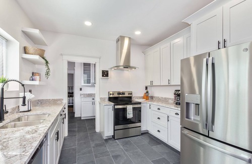 Sam Hughes Maison | Resort style amenities the whole family can enjoy!