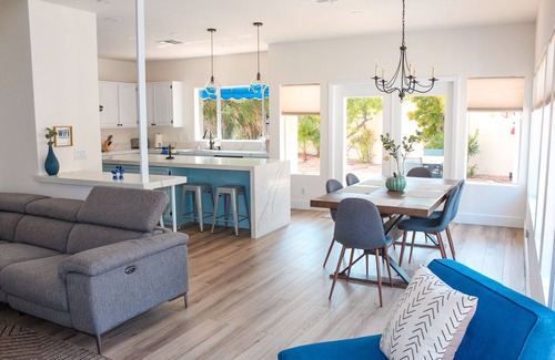 Green Valley North Maison | Resort style home. Pool/Spa/Wet deck. 10 min. from airport/strip