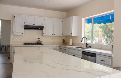 Green Valley North Maison | Resort style home. Pool/Spa/Wet deck. 10 min. from airport/strip