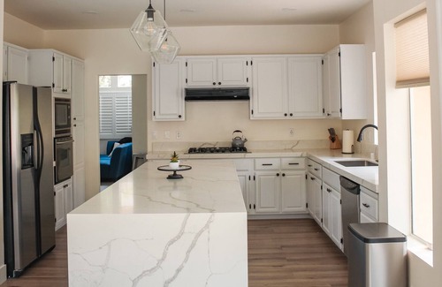 Green Valley North Maison | Resort style home. Pool/Spa/Wet deck. 10 min. from airport/strip