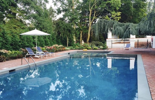 Old Brookville Maison | Resort style house for rent in Old Brookville. Minimum 3 nights stay!