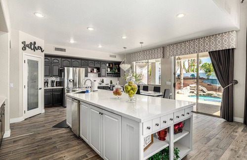 East Mesa Maison | Resort-Style Luxury ~ Pool, Hot Tub, Water Slide, Sports Courts & Family Fun