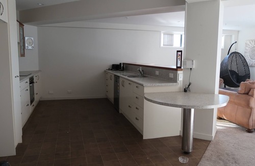 Paraparaumu Beach Appartement | Resort Style Apartment Stay with Beach Location