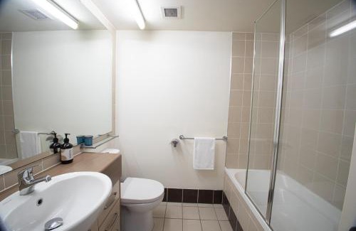 Battery Hill Appartement | Resort Style Oasis, 2 Bedroom, 2 Bath, sleeps 6