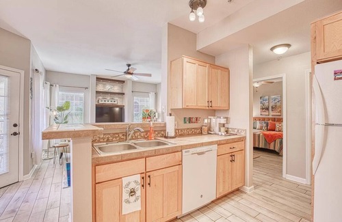 Oro Valley Copropriété | Resort-style Oro Valley ground floor condo with Pool