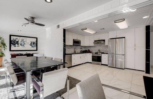 Las Vegas Maison | Resort-Style Paradise w 2 Pools
