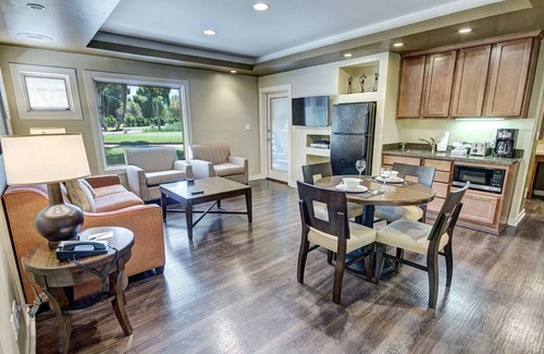 Paradise Valley Village Hôtel | Golf Resort - Belle Suite 1 Br avec Kitchenette