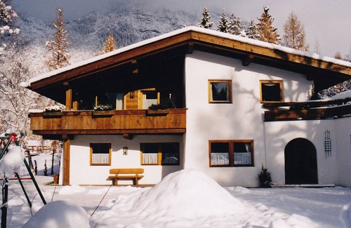 Leutasch Appartement | Repos et détente dans un appartement confortable de style maison de campagne tyrolienne
