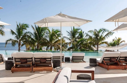 Downtown Cancun Hôtel | Rest, Rejuvenate & Relax with Spa and Swimming Pool Near Golf & Marina
