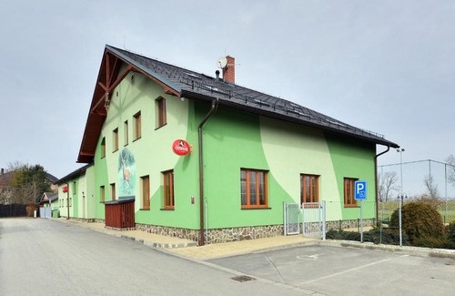 Jilesovice Maison | Restaurace a penzion Kamenec