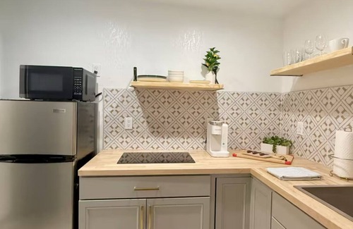 Largo Appartement | Restful Palms – Cozy Studio Near Clearwater & St. Pete Beaches