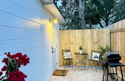 Largo Appartement | Restful Palms – Cozy Studio Near Clearwater & St. Pete Beaches