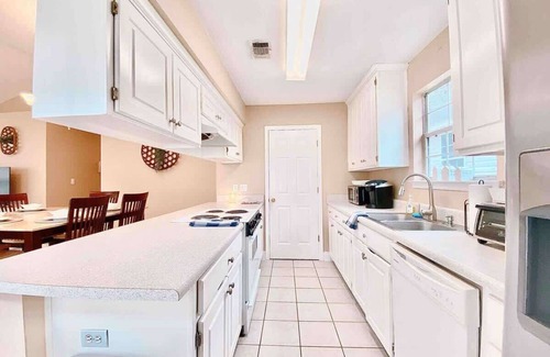 Tallahassee Maison | Restful Private Guest Room in Upgraded Home