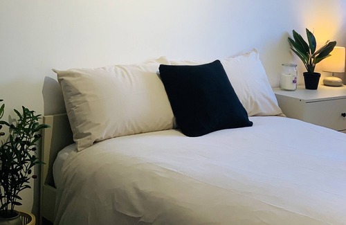 Bellshill Appartement | RestfullHaven:your own room in an apartment having double/shared bathroom/kitchn