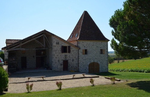 Francescas Maison | Ferme du XVIII eme restaurée, avec piscine, tennis, et vue degagée