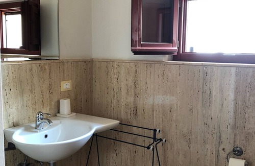 Ostra Vetere Autre | Restored 4/5 bedroom farmhouse with pool ,super fast WiFi contemporary interior