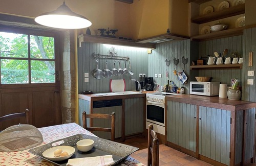 Sauvagny Cottage | Bergerie restaurée avec cheminée, jardin clos, animaux acceptés