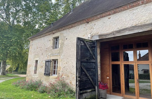Sauvagny Cottage | Bergerie restaurée avec cheminée, jardin clos, animaux acceptés