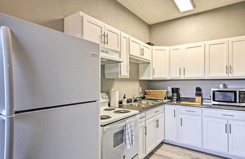 Enid Appartement | NEW! Restored Enid Apt ~ 1 Mile to Historic Dtwn!