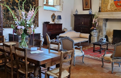 Roeze-sur-Sarthe Maison | Restored family manor - Great Room and its private bathroom