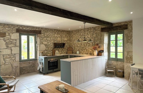 Margueron Autre | Restored Farmhouse that sleeps 16 people with large pool, or ideal for Christmas