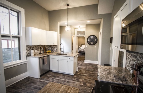 Historic Garderns Cottage | Restored Historic 2br/1.5ba House Near Downtown