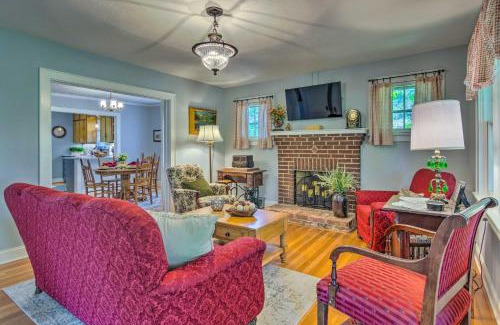Mars Hill Maison | Restored Mars Hill Home on 1 Acre Walk to Town!