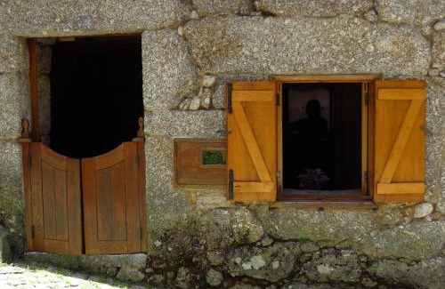 Lazarim Maison | Restored, rustic and rural mini cottage in typical Portuguese village