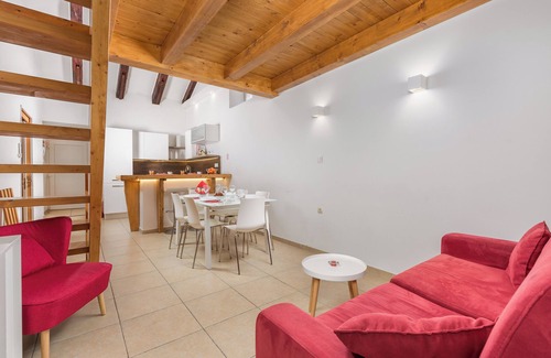 Rijeka Appartement | Appartement Toit Restylé Unique Dans Le Centre Historique De Rijeka