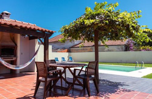 Murtosa Maison | Retiro da Atafona Beach Pool House Yellow