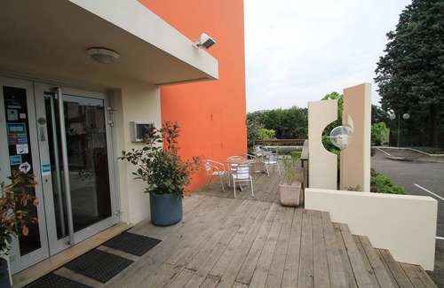 Saint-Priest Appartement | Retraite à Lyon Près de l'Aéroport|Wifii+Parking!