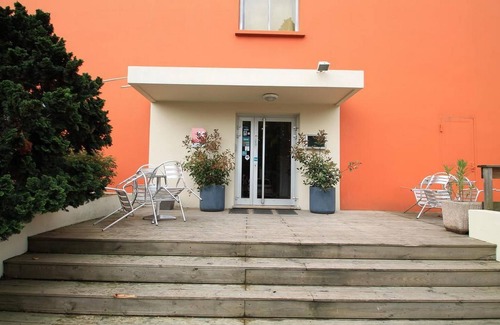 Saint-Priest Appartement | Retraite à Lyon Près de l'Aéroport|Wifii+Parking!
