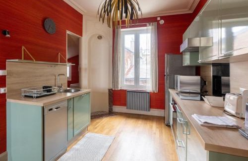Poincare - Foch - Anatole France - Croix de Bourgogne Appartement | Retraite élégante à Nancy avec 3 chambres spacieuses - FR-1-584-342