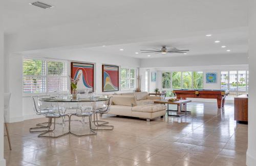 Barrier Island Maison | Retreat by Beach Waterfront Lago Key