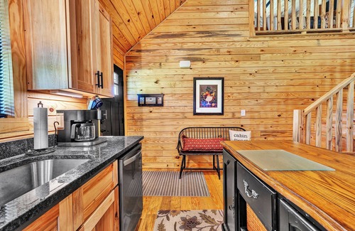 Craig Creek Cabine | Retreat By The Creek …near the charming town of New Castle and hiking trails