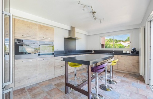 Saint-Denis Maison | Maison de caractère avec piscine dans un village