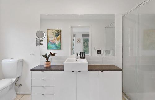 Newtown Maison | Retreat on Gairloch I Geelong River Hideaway