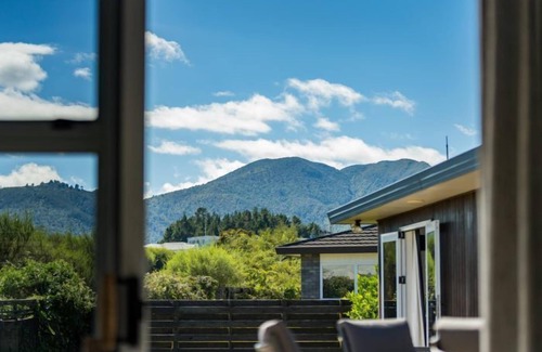Hilltop Maison | Base: 8 Extra: $30 86 Harvey Street, Taupo
