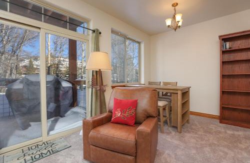 Willow Grove Maison | Retreat on the Blue Condo: Your Riverfront Retreat