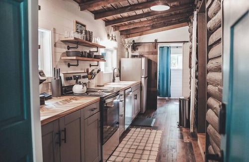 Laurelville Cabine | Retreat @ Rock House: Rustic + Updated w/Hot Tub