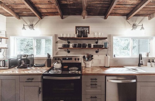 Laurelville Cabine | Retreat @ Rock House: Rustic + Updated w/Hot Tub