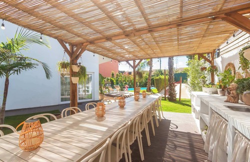Barcarena Villa | Retreat Villa (MiniGolf, Hot tub, Sauna) max 38 ppl