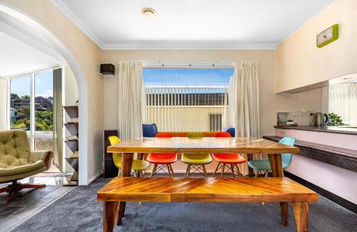 Whitby Maison | Retro 4 bedroom home, warm and welcoming, quiet location